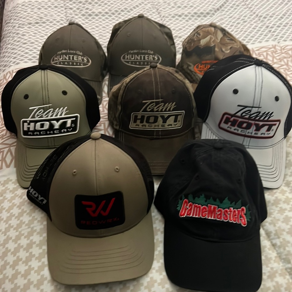 8 ball caps